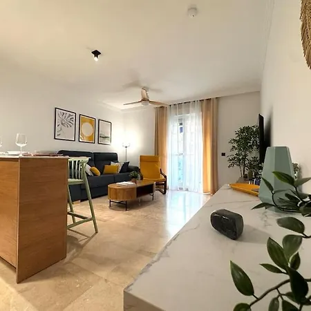 Primera Linea De Playa Eleni 아파트